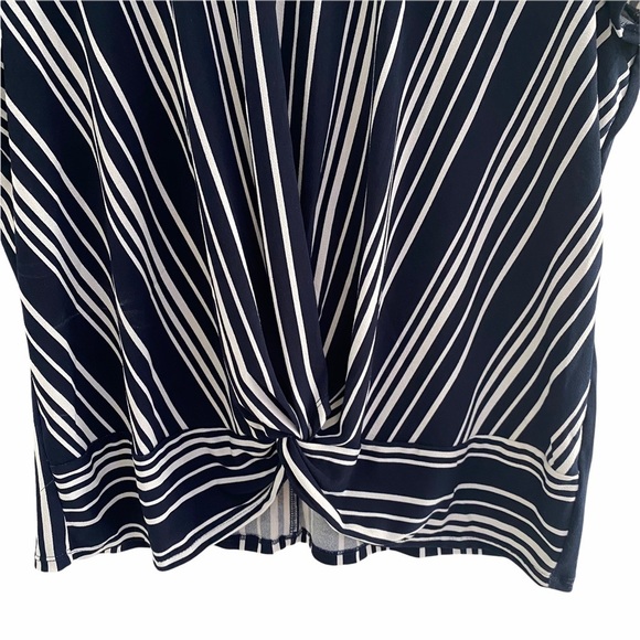 Adrianna Papell navy white twist front top med - Picture 2 of 6